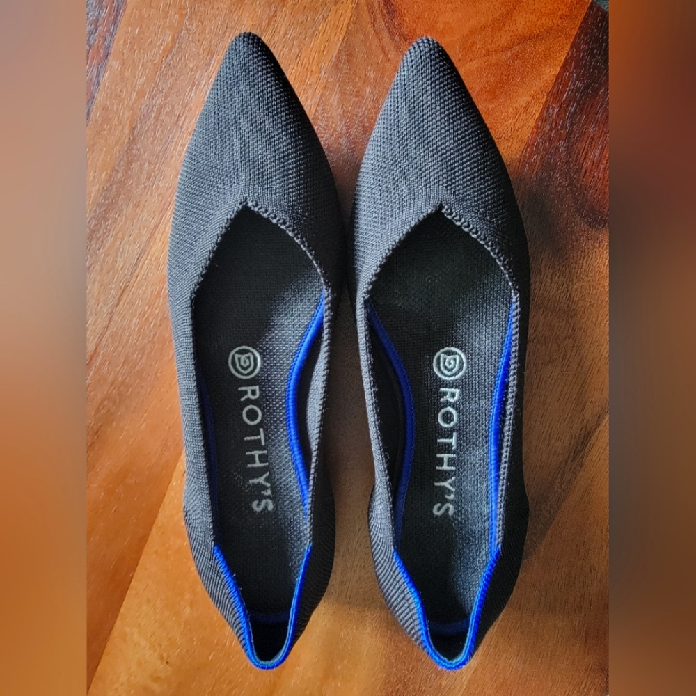 Black Rothy's pointed flats - Picture 8 of 8